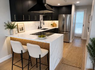 906 6th St S, Kirkland, WA 98033