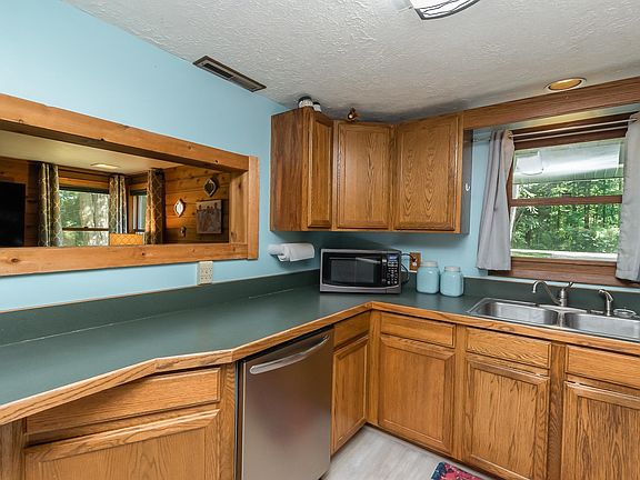 4th image of 502 W Peterson Dr