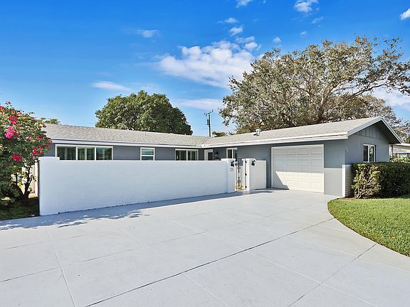 3rd image of 729 Lagoon Dr