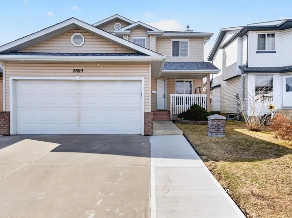 19019 49th Ave NW, Edmonton, AB T6M 2T9