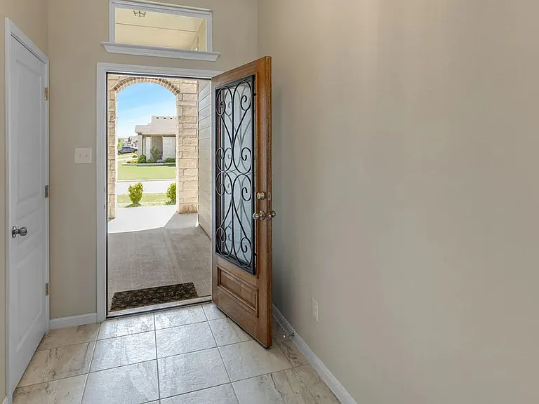 623 Rivington Dr — Photo 4
