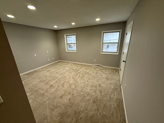 4th image of 2322 27th Ave S