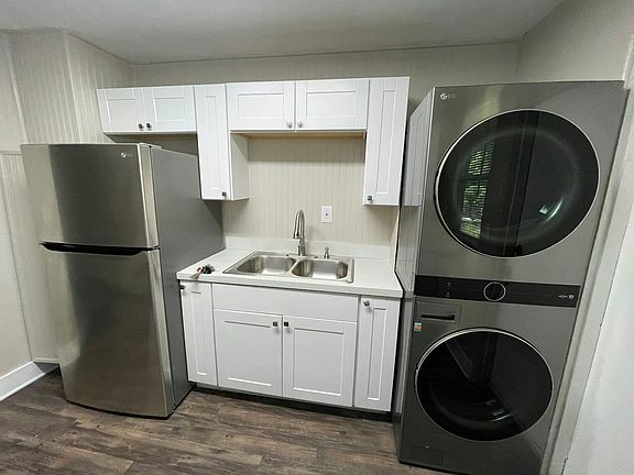kitchen - fridge and washer-dryer