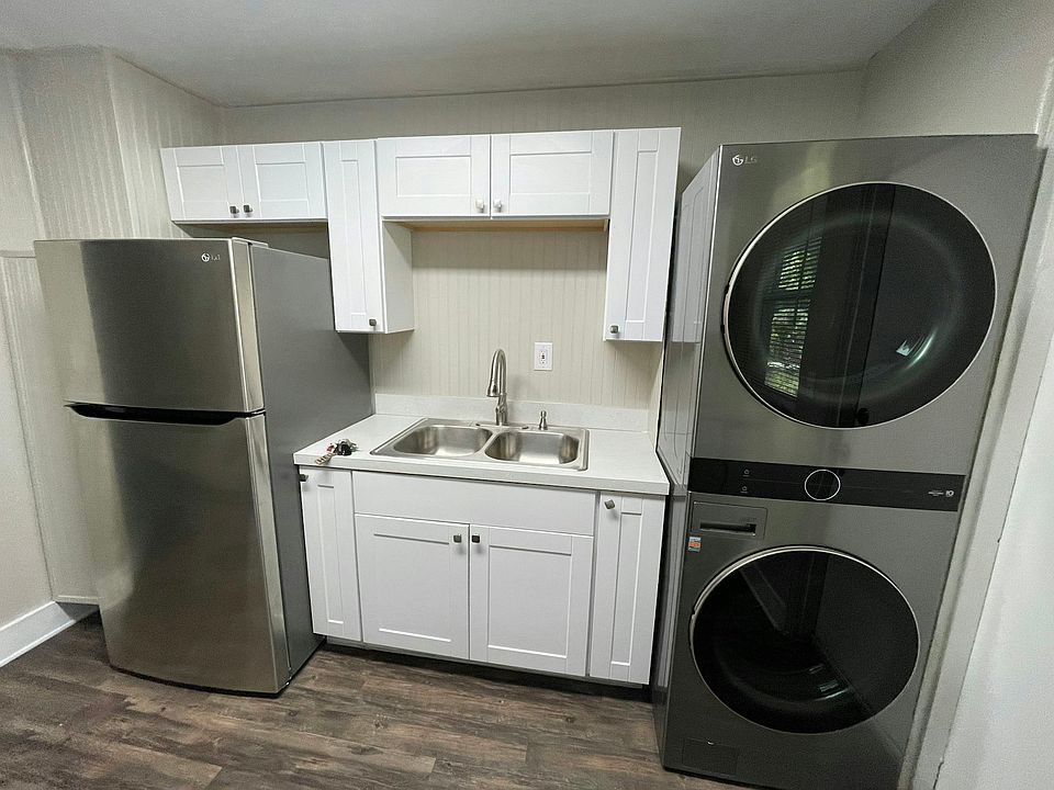 kitchen - fridge and washer-dryer