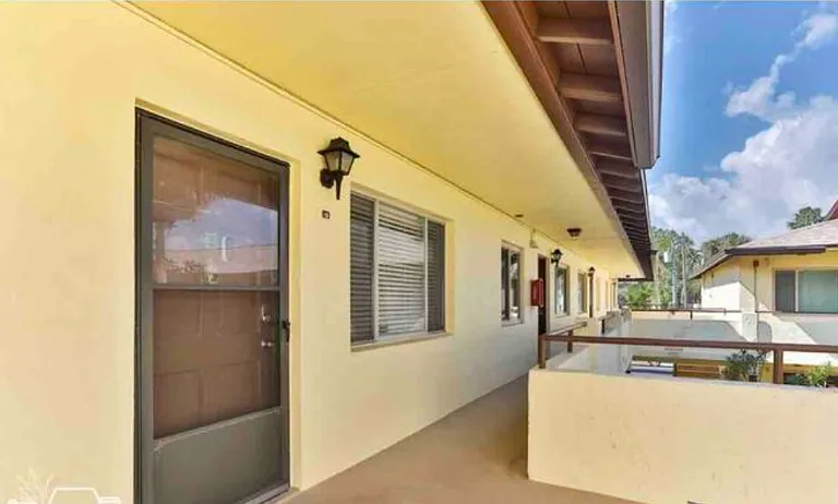 400 Oakridge Blvd #8 — Photo 12