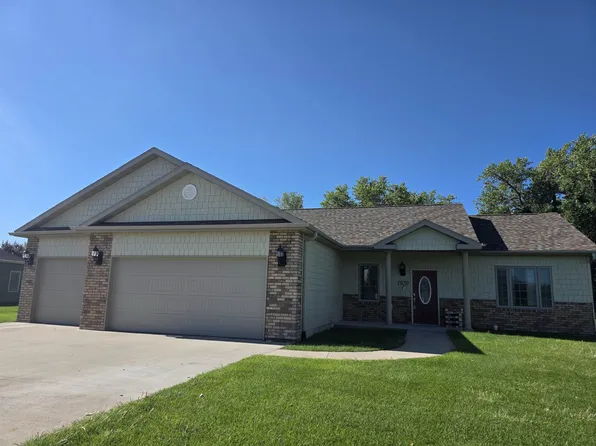 1920 Iron Eagle Court, North Platte, NE 69101