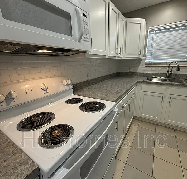 407 Ash St — Photo 4