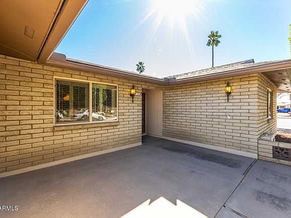3rd image of 719 S PENROSE Circle