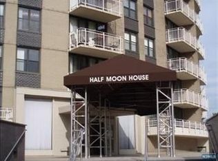 2400 Hudson Ter APT 4F, Fort Lee, NJ 07024