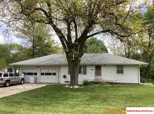214 N 13th St, Wymore, NE 68466