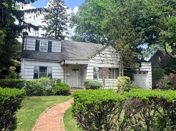 182 E Rockaway Road, Hewlett, NY 11557