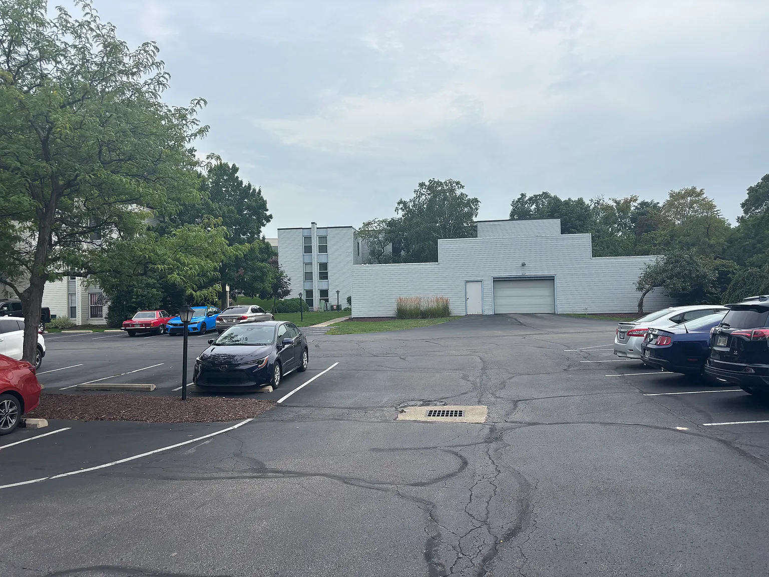 3 bed, 897 sqft, $1,640 — Photo 3