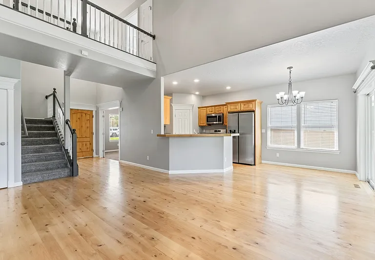 552 E Whitney Ct — Photo 10