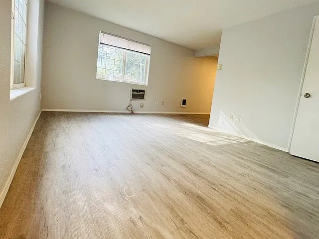 4556 NE 119th Ave #9 — Photo 1