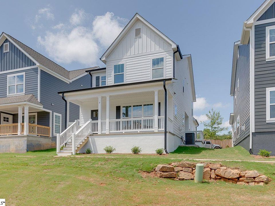 1st image of 7 Logan Knoll Ln