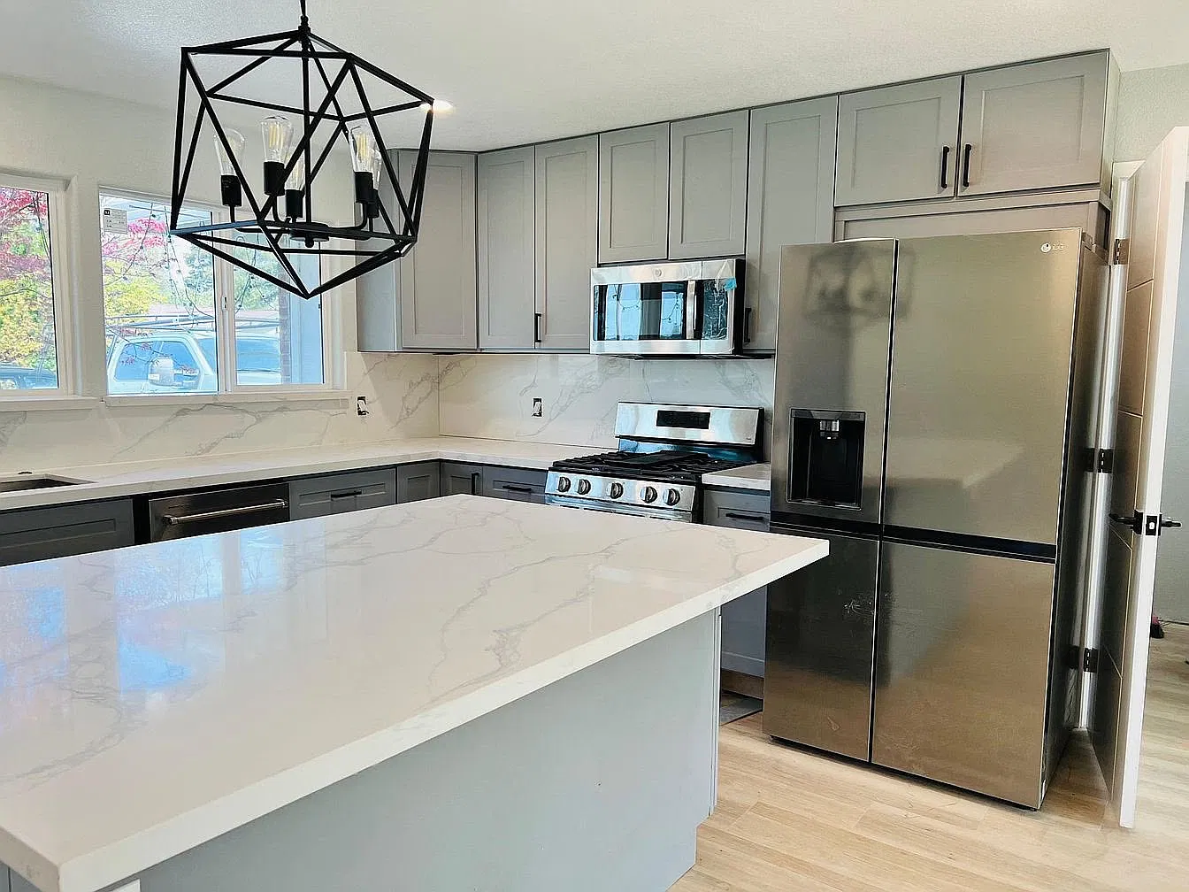3 bed, 2000 sqft, $5,000 — Photo 3