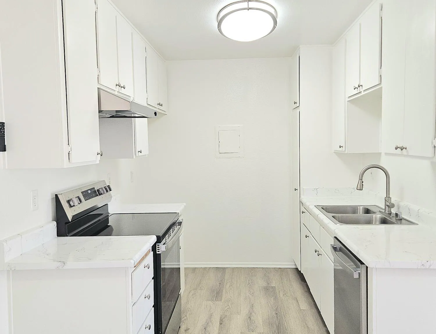 AMBERWOOD APARTMENTS — Photo 4