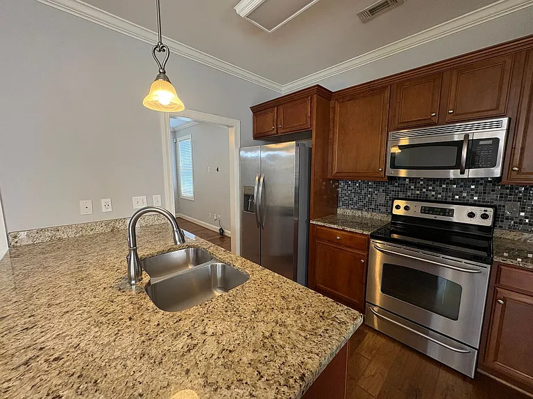 210 Anderson St — Photo 3