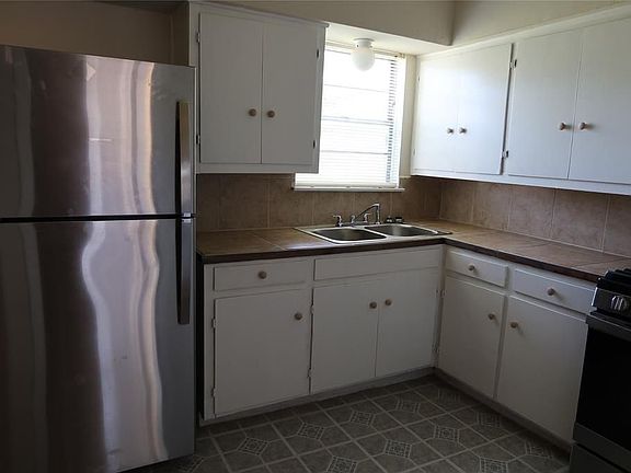 3rd image of 10321 Cathedral Dr