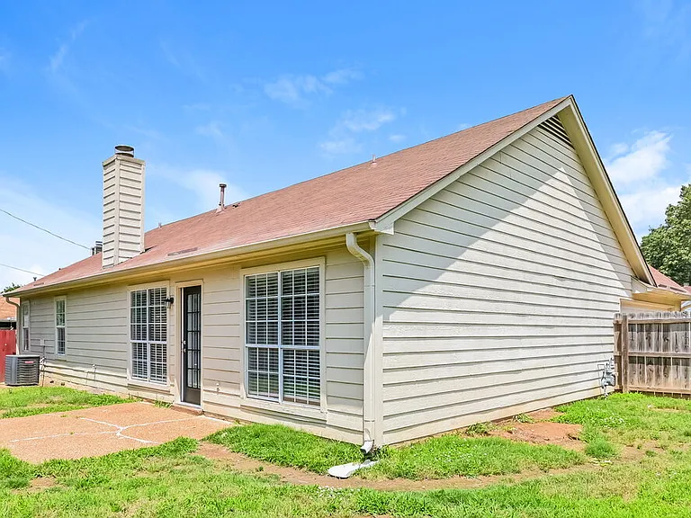 6955 Gallop Dr — Photo 16