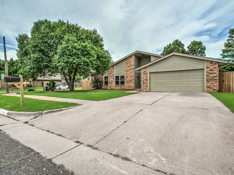 1st image of 2809 Countrywood Ln