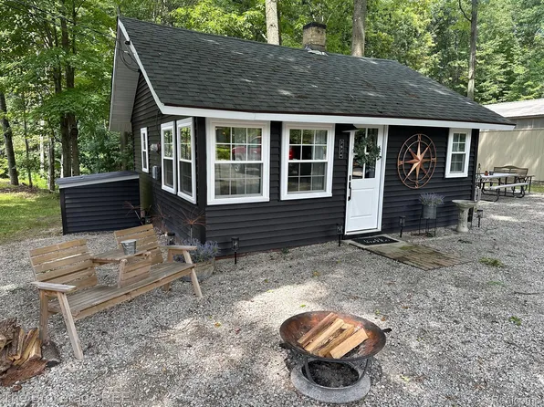 7924 Campbell Ave, Hale, MI 48739