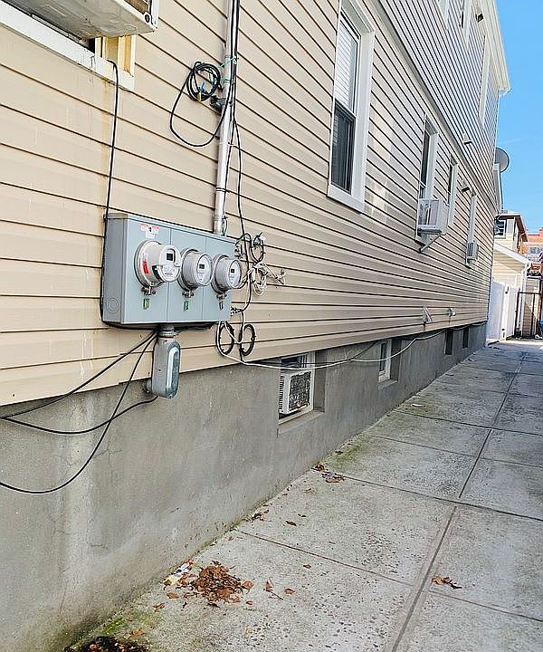 2nd image of 3470 112th St