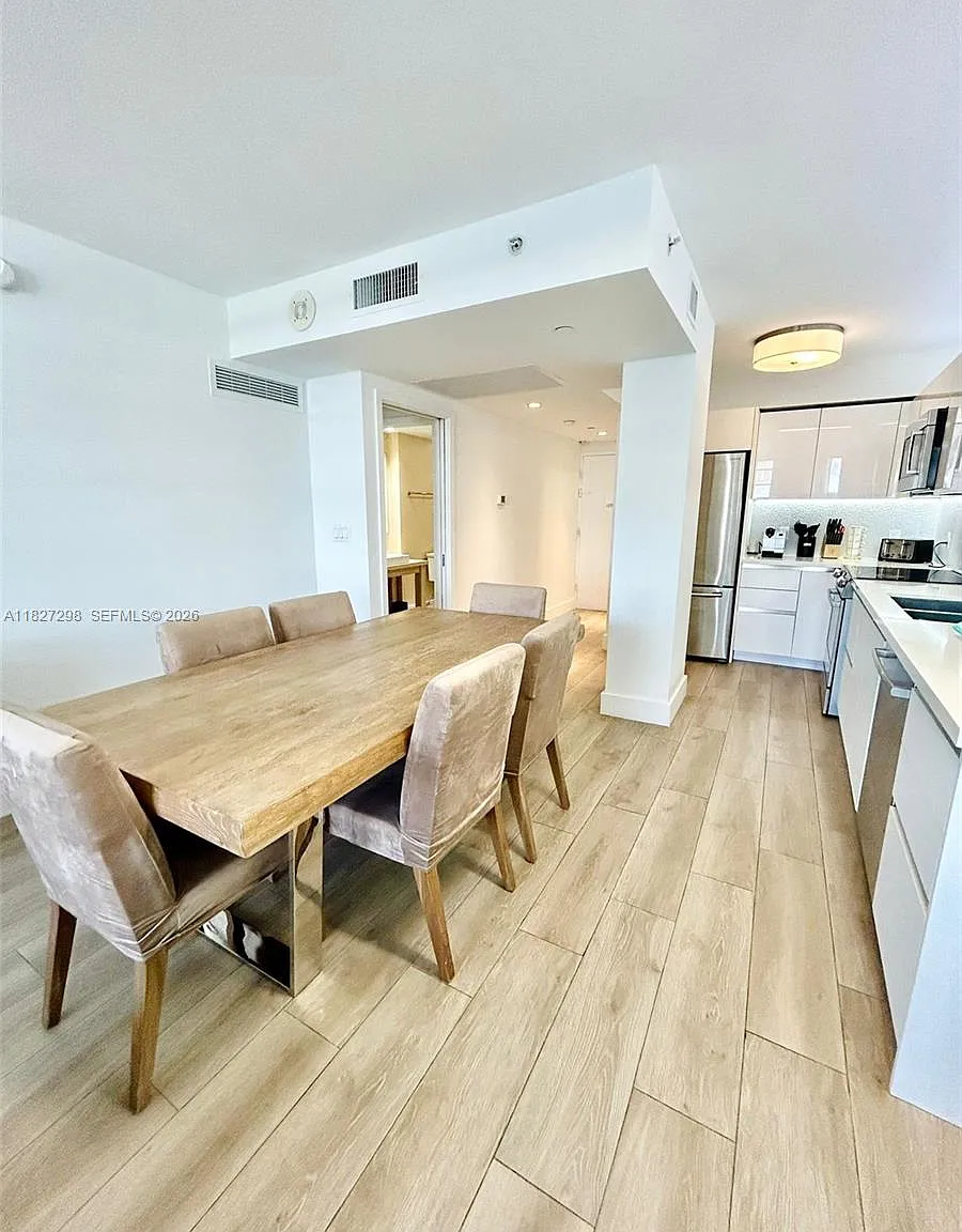 The Decoplage Condo — Photo 3