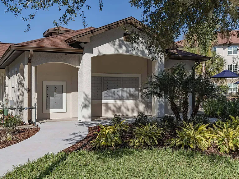 Tuscan Reserve Apartments — Photo 42