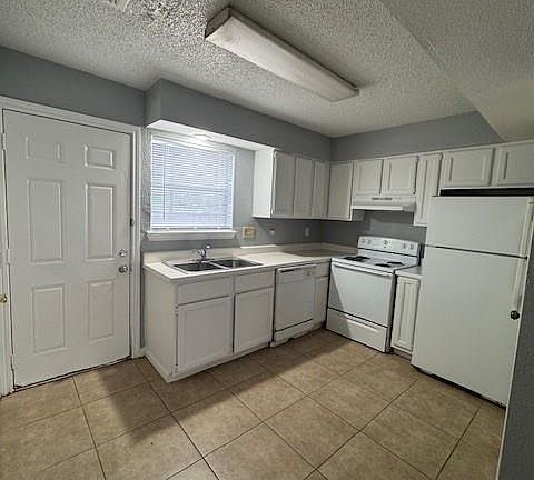 4th image of 2822 Wimbledon Ct APT C