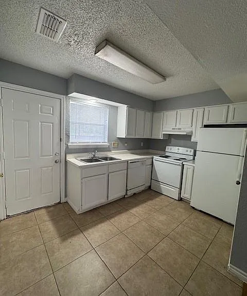 2822 Wimbledon Ct #C — Photo 4