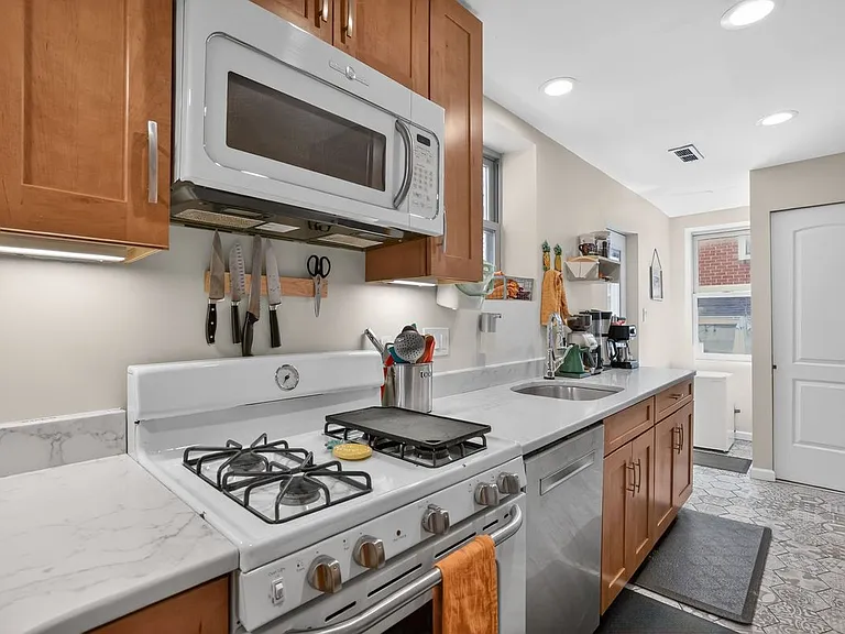 914 N St NW — Photo 13