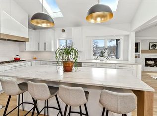 530 Mohawk St W, Lenexa, KS 66217