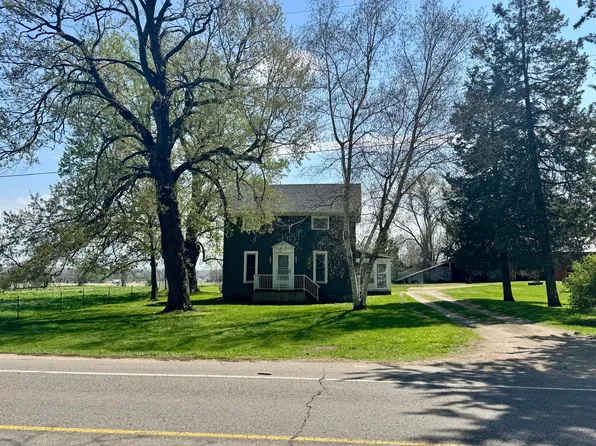 1224 102nd Ave, Plainwell, MI 49080