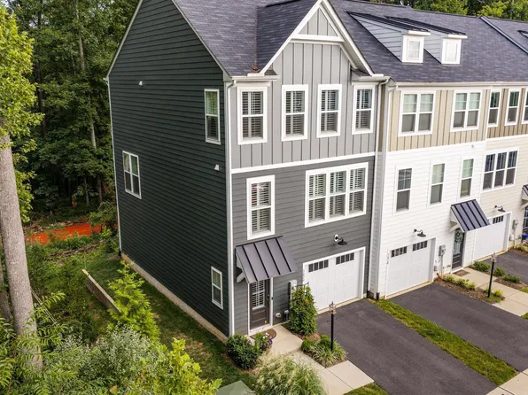 3020 Anoko Ct, Charlottesville, VA 22902