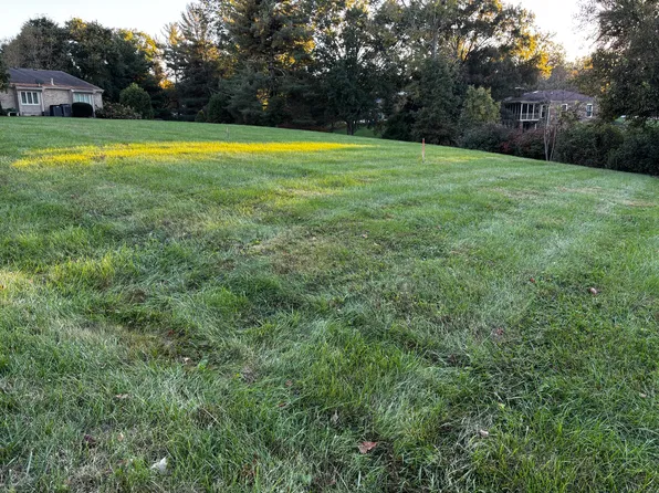 13 Whitebridge Ln, Frankfort, KY 40601