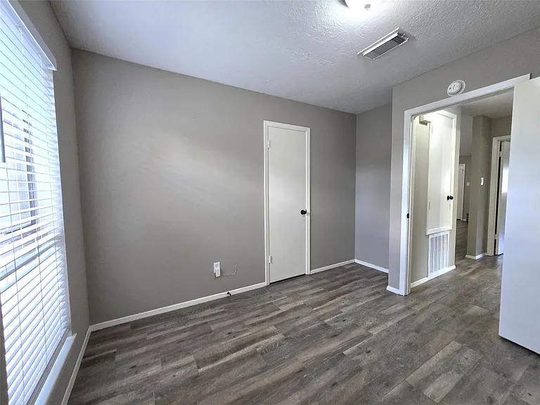 24015 Farm Hill Rd — Photo 16