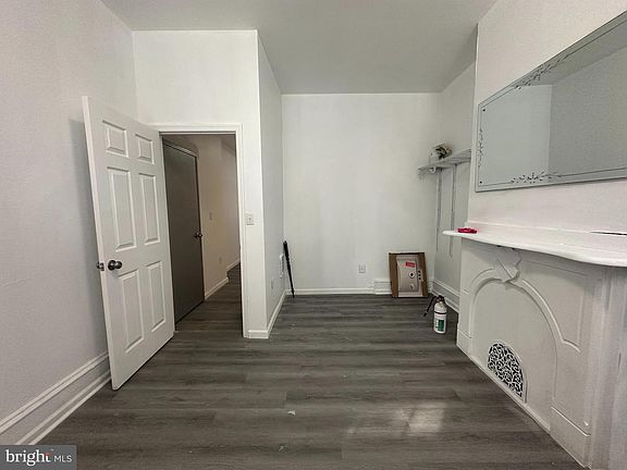 5th image of 3843 Baring St