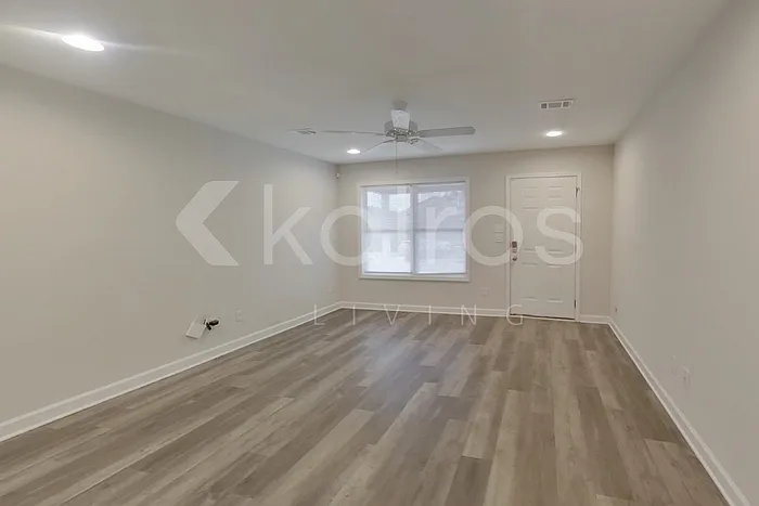 Building Photo - 1451 Maxwell Cir