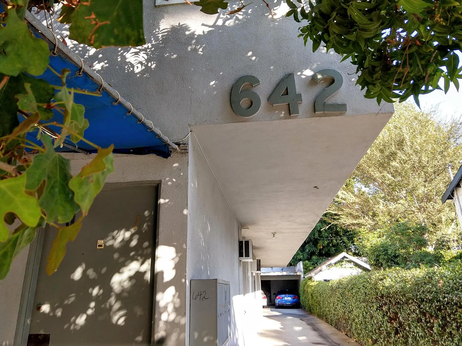 2 bed, 900 sqft, $2,825 — Photo 1