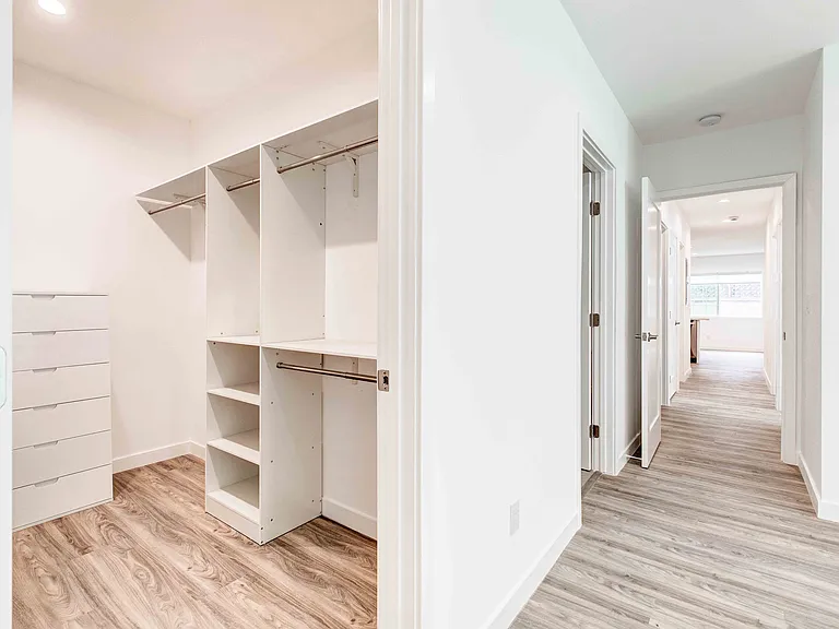 8805 Paso Robles Ave — Photo 32