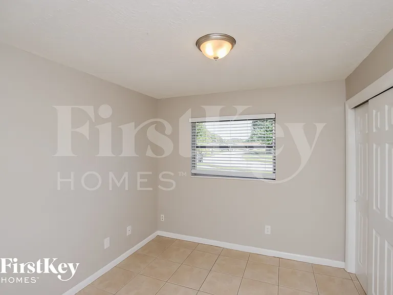1056 Matador Dr — Photo 11