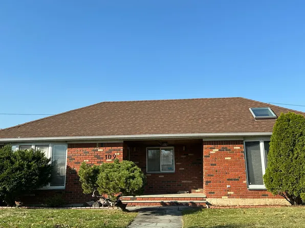 109 Evans St, New Hyde Park, NY 11040