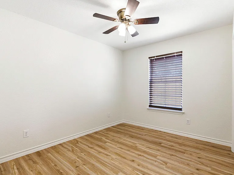 823 N Commerce St #A — Photo 22
