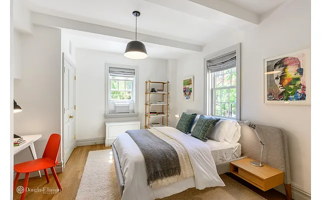 Sold by Douglas Elliman | media 14