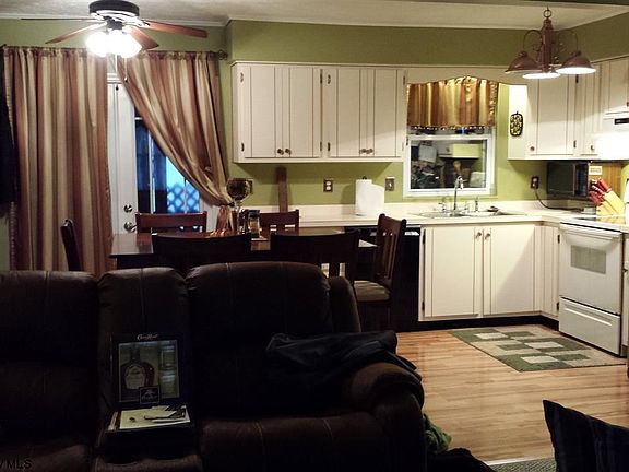 2nd image of 304 King Dr