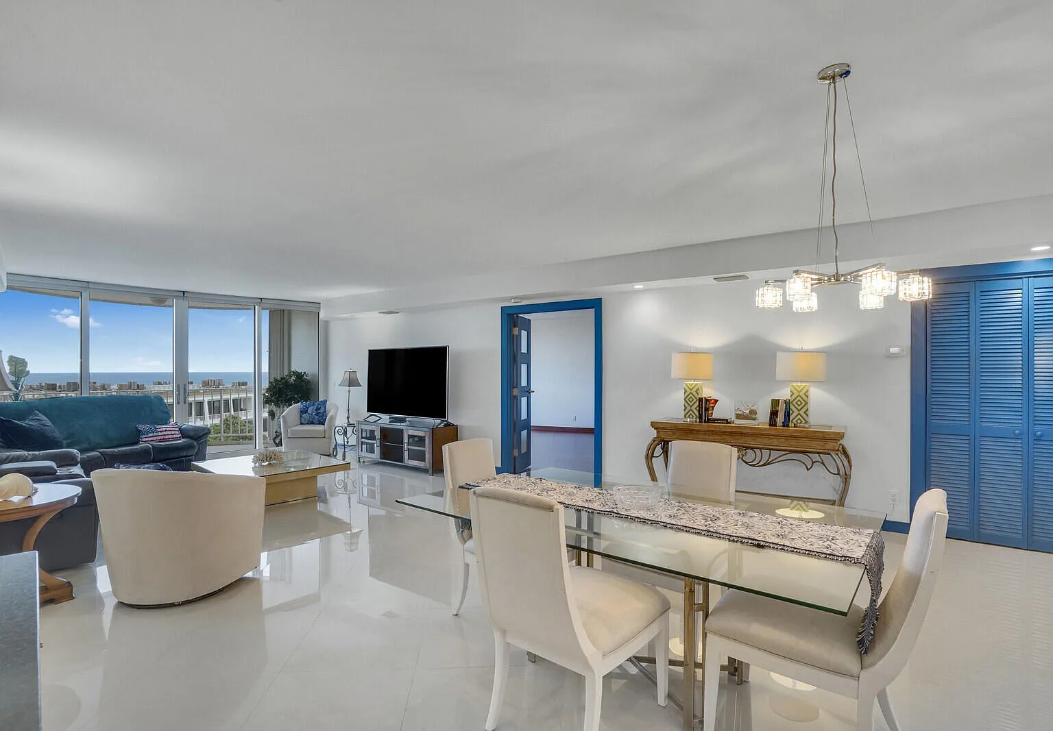 2 bed, 2.0 bath, 1559 sqft, $6,500 — Photo 3