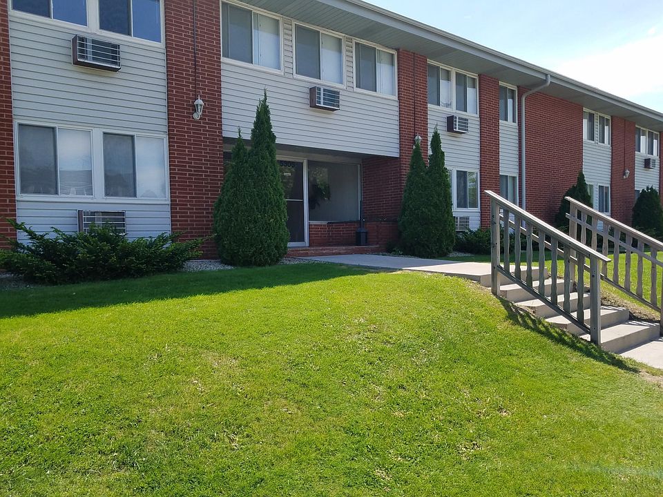 Front Entrance Claridge Apartments