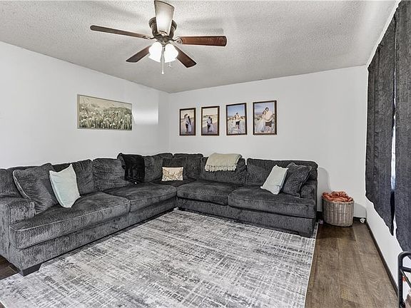 5th image of 521 Sunset Cir
