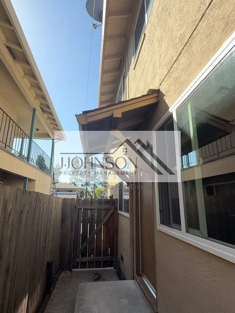 2 bed, 1.0 bath, $2,500 — Photo 3
